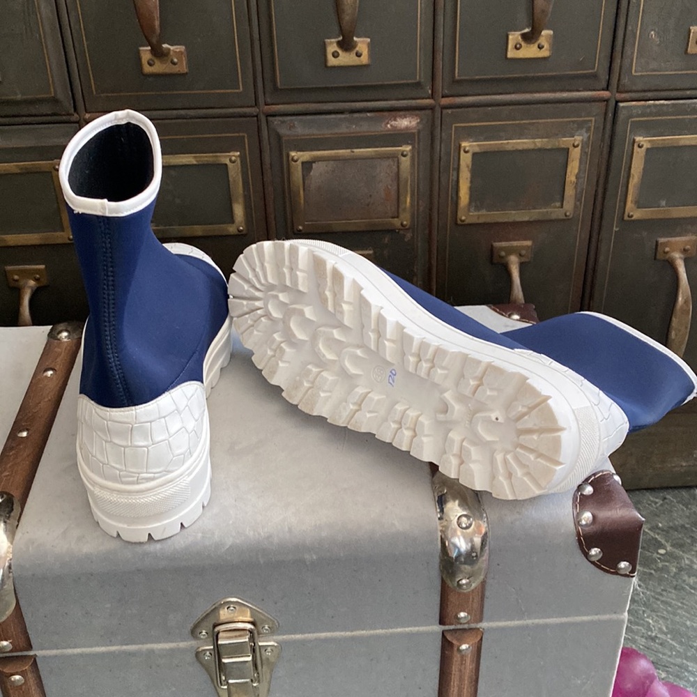 George J Love Italian Stretch Ankle Boots - Picture 4 of 4